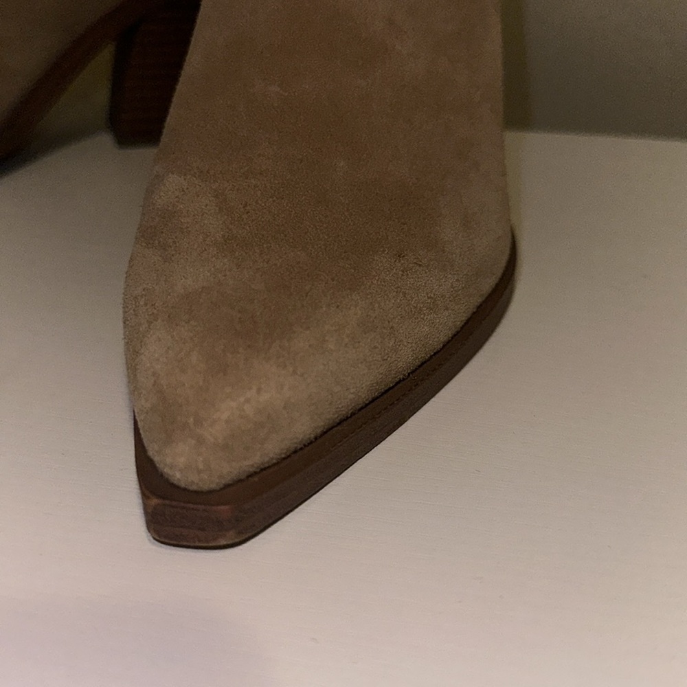 Vince Camuto Bibestie Women's Tan Ankle Boots Western Pointed Block Heel Size 10 - Picture 9 of 9